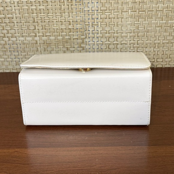 🌟HP🌟VTG 1970s-80s White Vinyl Structured Bag with Acrylic Tortoise Handle Chain - Picture 11 of 16